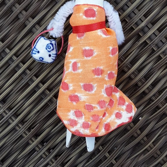 Clothespin dolly in the style of Amy Winehouse - Picture 6 of 6